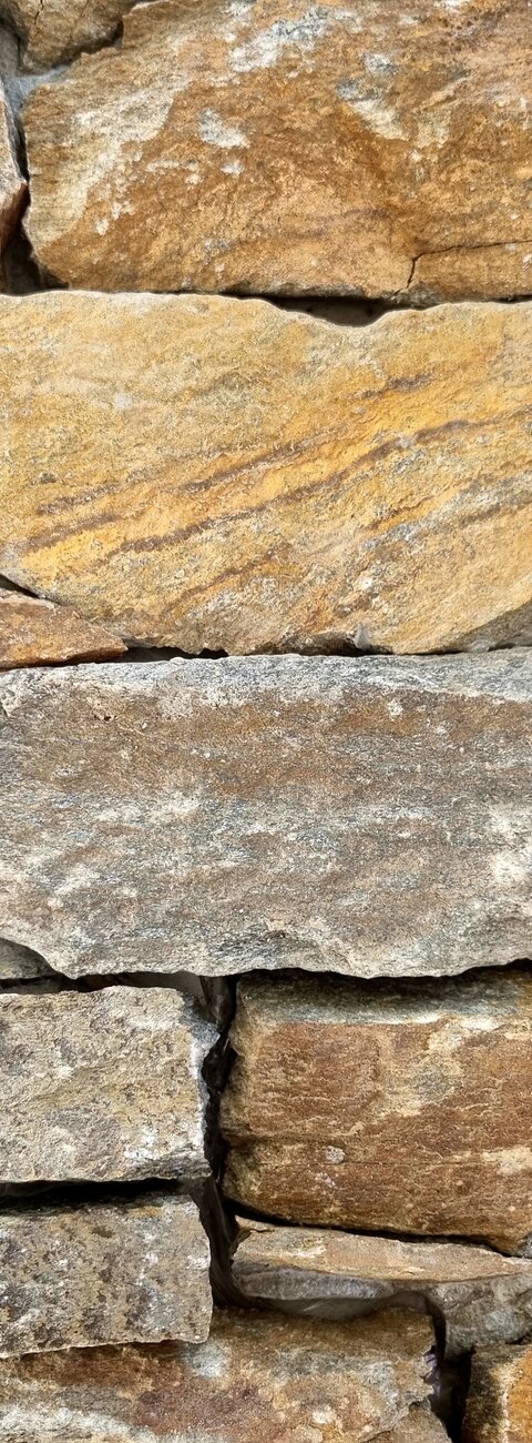 Wallstone Q 030 - Quartzite Rusty hrubý na síti